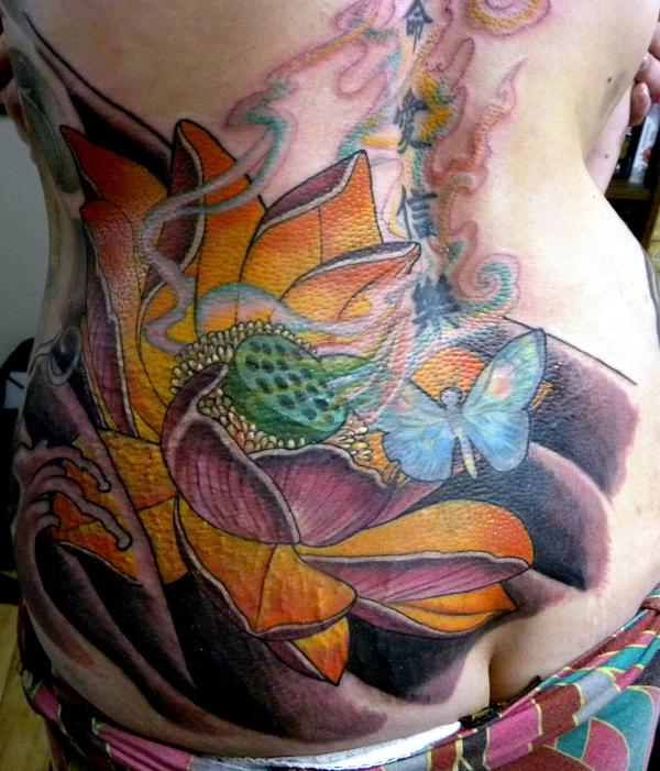 hoa sen backpeice hình xăm - 50 elegent Lotus Tattoo Designs <3 <3