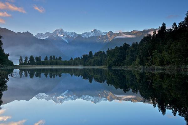 Beautiful Reflection Shots in Lake Matheson | Art and Design