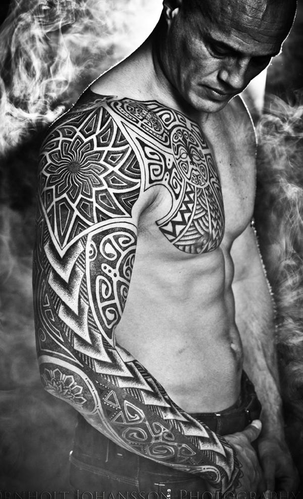 amazing sleeve tattoos black and white