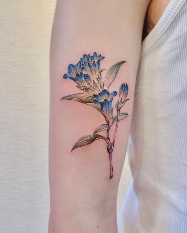 Flowers – From Needle to Ink