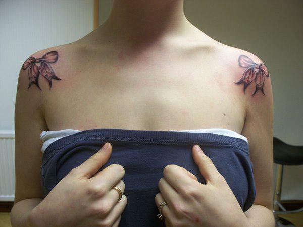 bow tattoo designs on shoulder