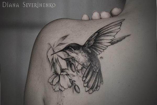 A minimalist hummingbird design for a 10 x 10 cm tattoo on Craiyon