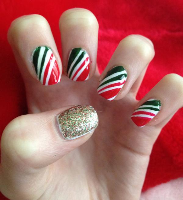 65 Cute Christmas Nails | Art and Design