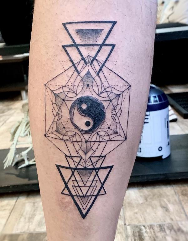 Dotwork geometric circle tattoo | Circle tattoo design, Geometric tattoo, Circle  tattoo
