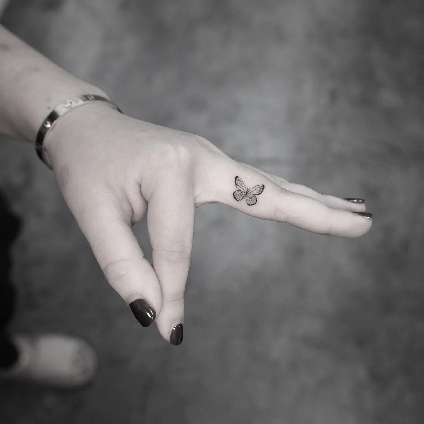 CUTE MINIMAL TATTOO. | Minimal tattoo design, Alien tattoo, Tattoos
