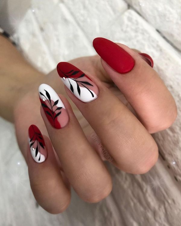 Red and black oval nail 37