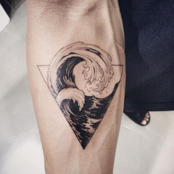 Sea wave tattoo by Mambo Tattooer | Photo 30856
