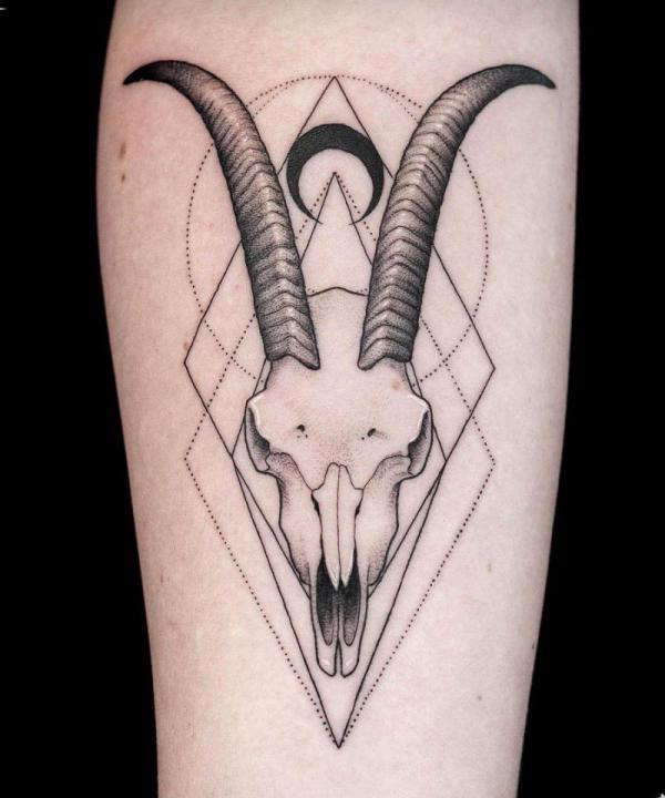 Premium Vector | Goat head illustration striking horns and expressive eyes  in 2024 | Capricorn tattoo, Dark art tattoo, Black and white sketches