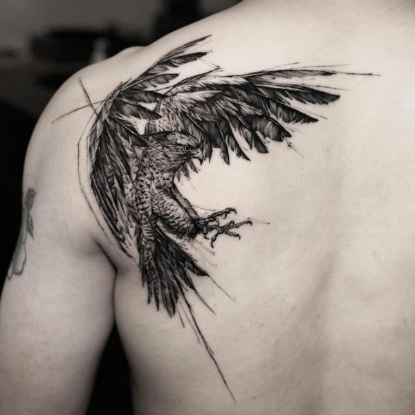 ❁ 𝓈𝒶𝓃𝒶 𝓉𝒶𝓉𝓉𝑜𝑜𝓈 ❁ on Instagram: “Falcon ✨” | Falcon tattoo, Hawk  tattoo, Tattoos