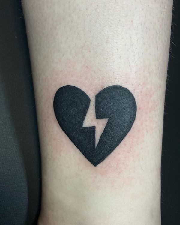 Lightning Bolt Tattoo: Meaning and Designs | Art and Design