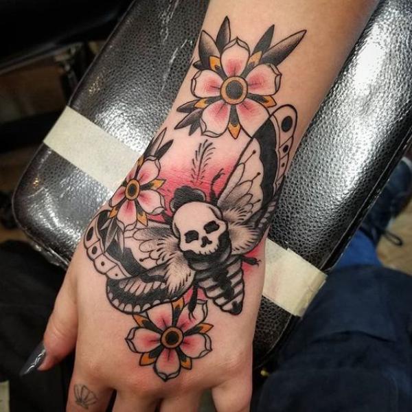 33 Ideas Tattoo Flower Lily Nature | Body art tattoos, Skull tattoos, Body  tattoos