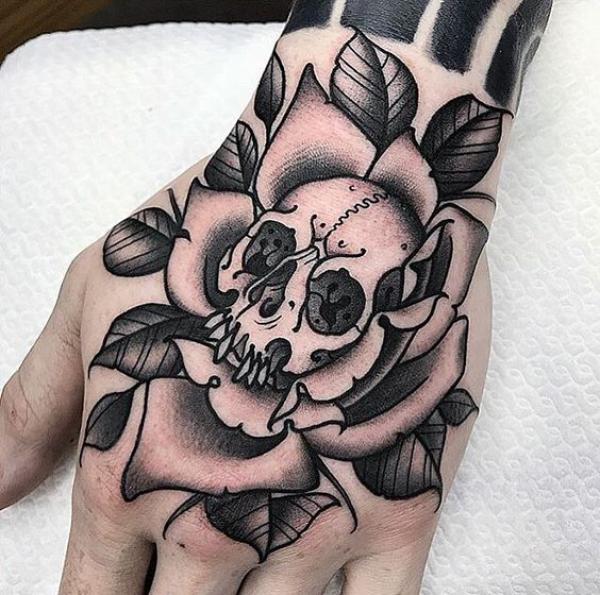 Single Line Skull Tattoo | Tiny skull tattoos, Single line tattoo, Skull  thigh tattoos