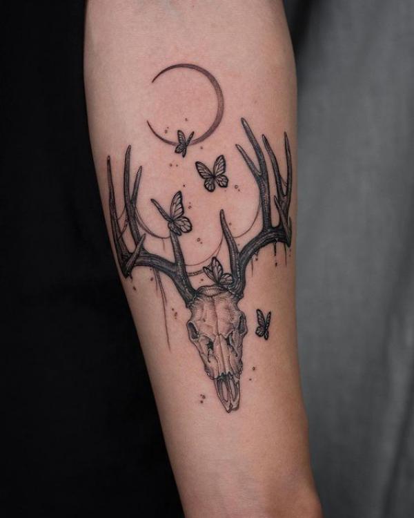 The Devil's Scribe Tattoo & Piercing - Deer Skull from Darren  @angryface_tattoo .⁣ .⁣ .⁣ .⁣ .⁣ #edinburgh #edinburghcastle #edinburghcity  #edinburghclicks #edinburghlife #edinburghscotland #edinburghsnapshots  #glasgow #ink #inked #lovescotland ...