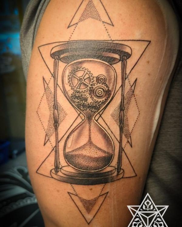 Black & White Arm Tattoo | Kevin Polanski - TrueArtists