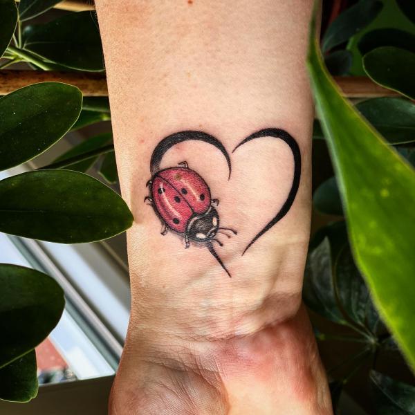 Ladybug tattoo | Lady bug tattoo, Tattoos, Bug tattoo