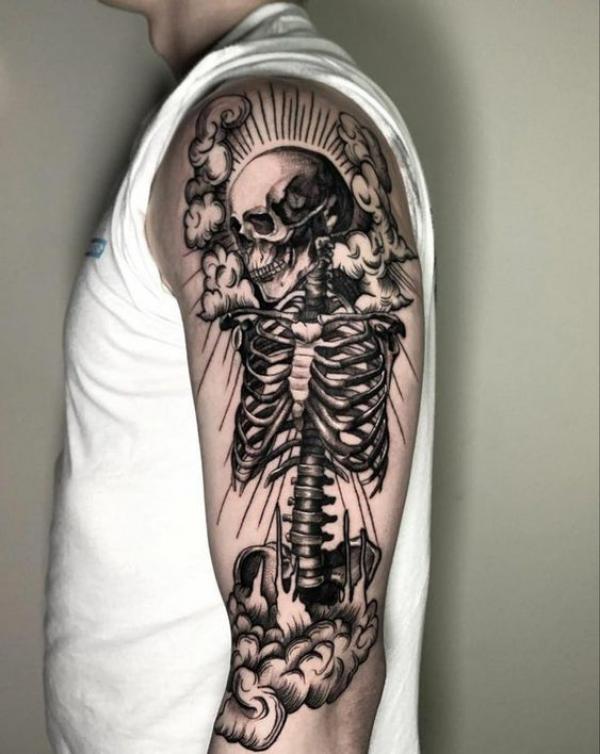 Tattoo uploaded by Oscar Dante Veloz García • #beer #caguama #skeleton  #cigarette • Tattoodo