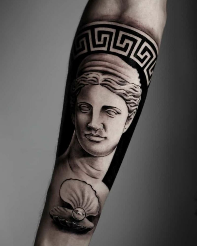 My new favourite tattoo: Aphrodite, done by Gael Kleinow at Future Tattoo  Berlin : r/tattoos