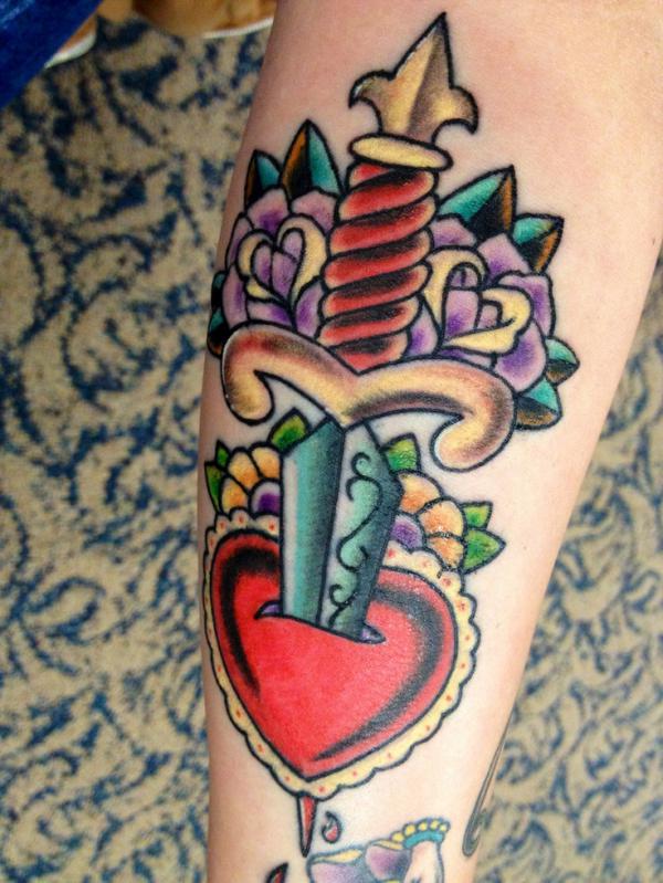 80 Rose and Dagger Tattoo Designs: A Blend of Beauty and Edge | Art and ...