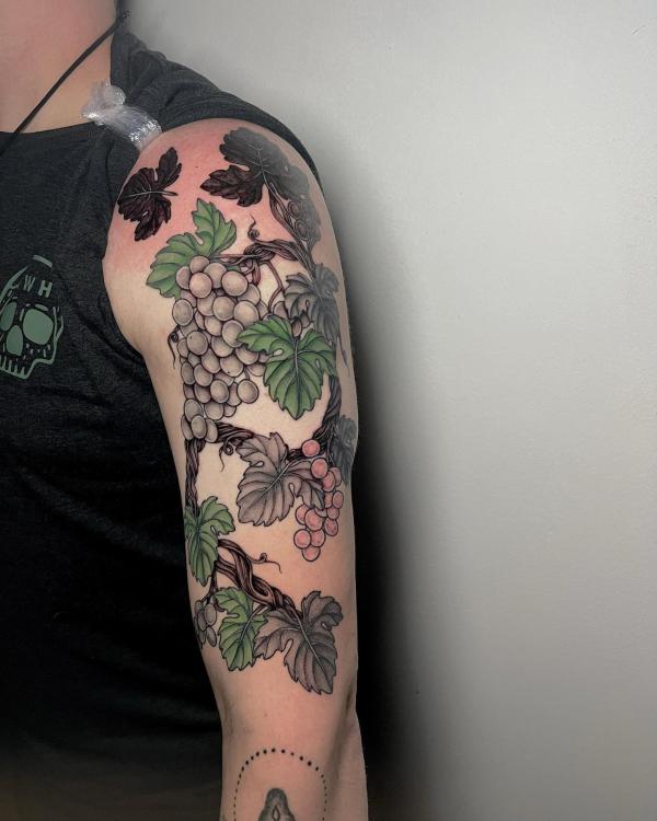 40 Grape Tattoos: A Symbol of Abundance and Prosperity | Art and Design