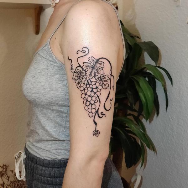 45 Vine Tattoo Meanings Designs and Ideas – neartattoos