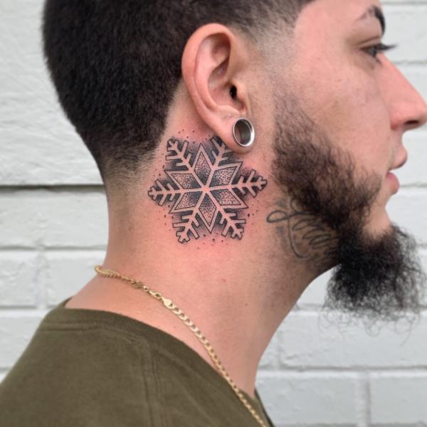 Snowflakes 4 years old : r/agedtattoos