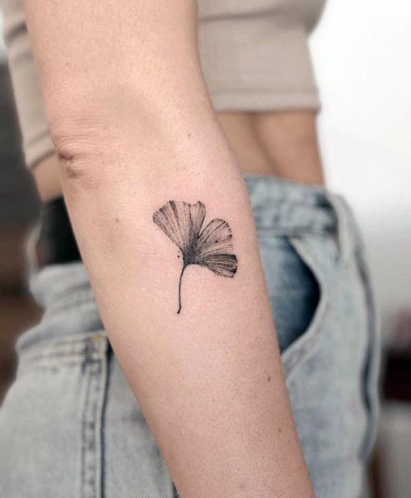 Amazon.com : Tazimi 12 Sheets Black Flower Temporary Tattoos for Women  Girls,Black Small Wild Floral Bouquet Tiny Branch Floral Wild Plants Sketch  Tattoo Stickers for Women Body Art Arm : Beauty &