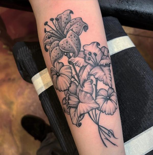 Gladiolus and daffodil flower tattoo | Daffodil flower tattoos, Tattoos, Flower  tattoos