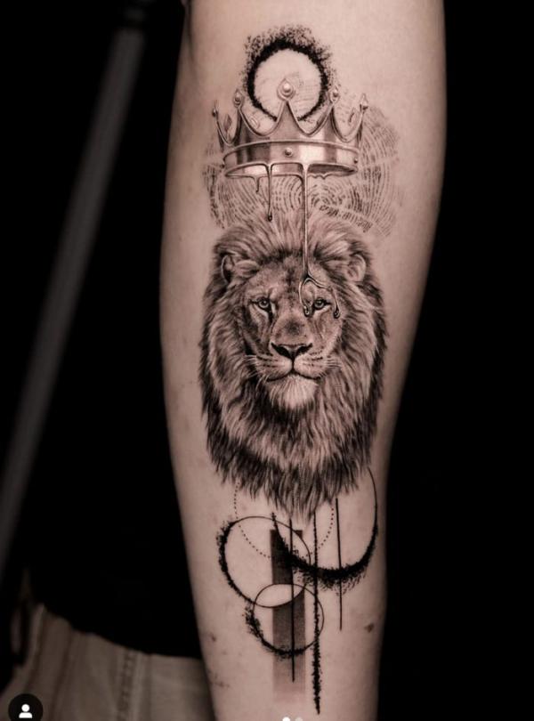 LEO Tattoos - ~Leo~ Design and tattoo by @pramoddeshmukh #lion #leo  #femininetattoo #artist #pramoddeshmukh #leotattoos #leo_tattooz  #tattosinindia #tattoocultr #itattoo #lionforgirl | Facebook