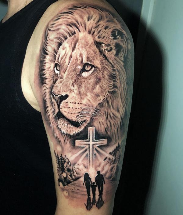 Robert Galvan | @pharos.ink . . . . . . #liontattoo #tattoo #lion #tattoos  #ink #lions #inked #blackandgreytattoo #lionking #tattooartist #art  #tattooa... | Instagram