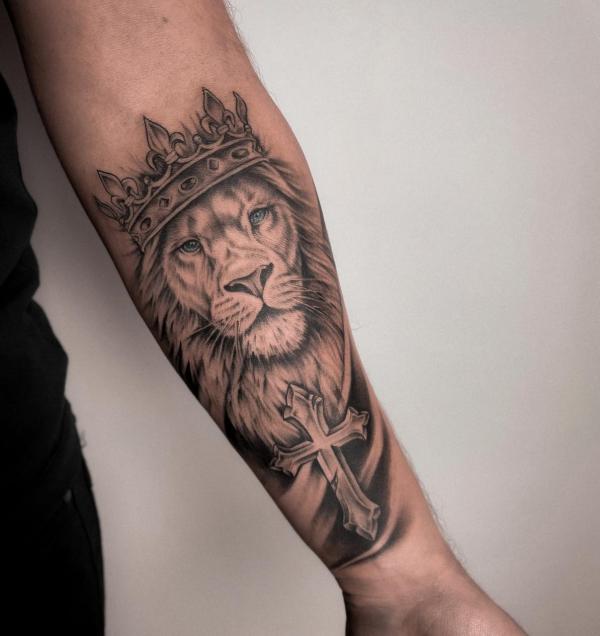 lion forearm tattoo with cross｜TikTok Search