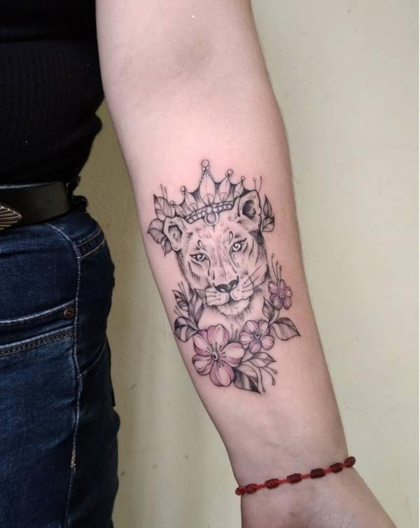 Jai Cheong on Instagram: “Fun lioness piece from yesterday. Loving this  style at the mome… | Tattoos for women half sleeve, Lioness tattoo, Animal  tattoos for women