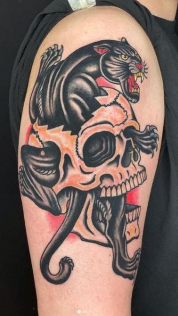 One❤️ Love knuckle tattoo don't by Eddie Parsley of Architect Tattoos in  Calgary, Alberta, Canada! : r/tattoo
