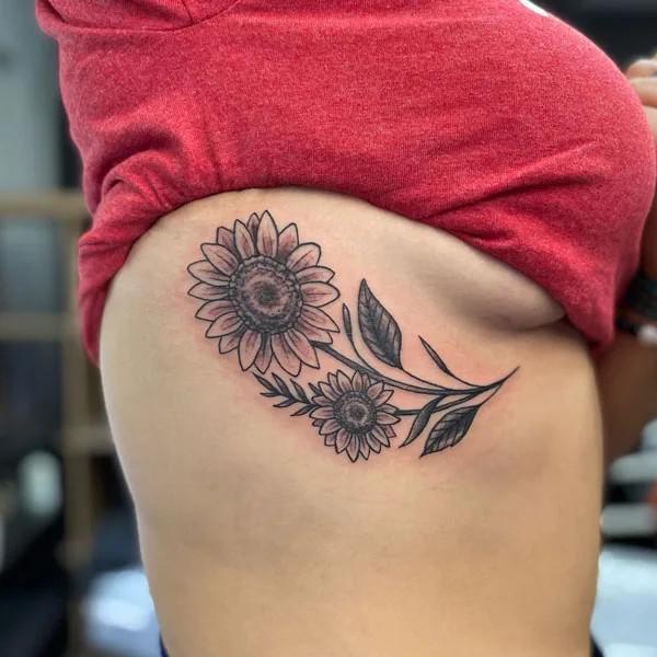 27 Feminine Side Boob Flower Tattoos - Tattoo Glee